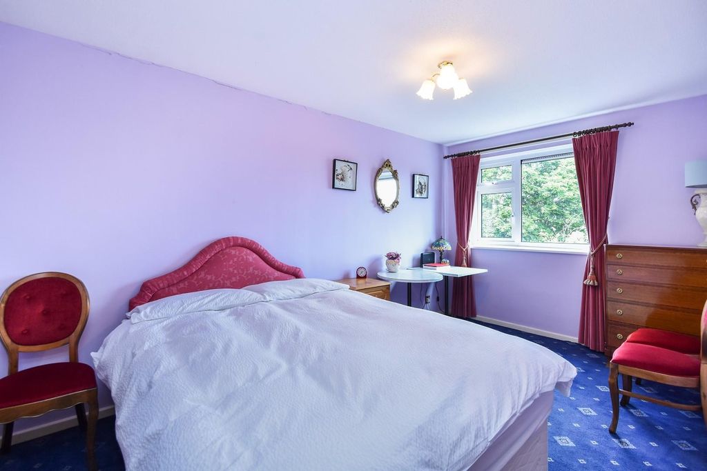 Property photo 3 of 15 142Bramhamdrive-17.Jpg