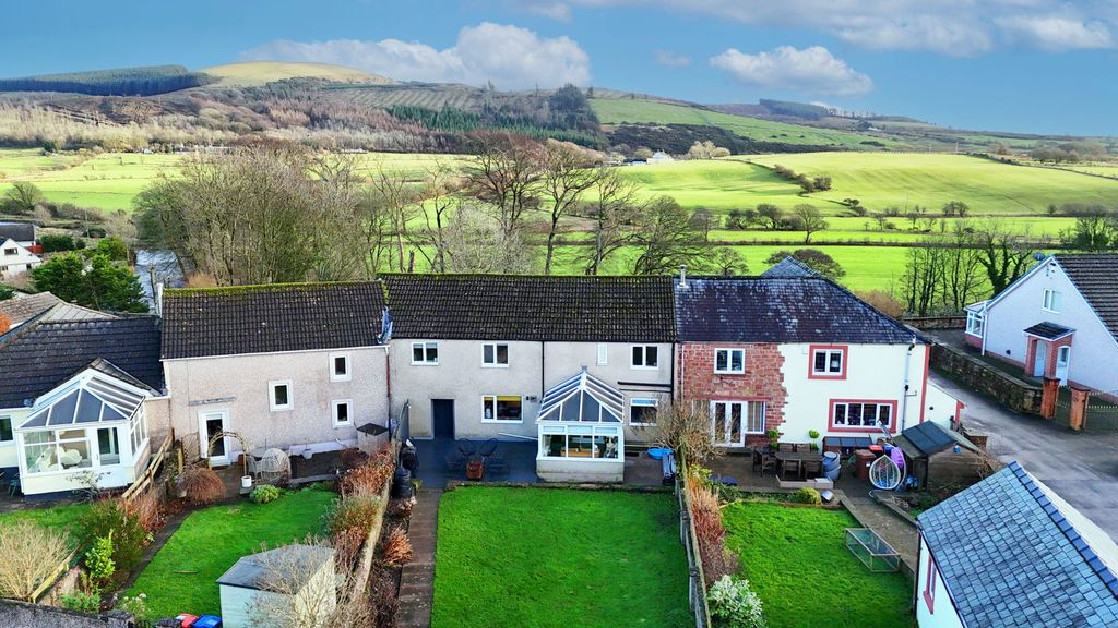 Property photo 2 of 22