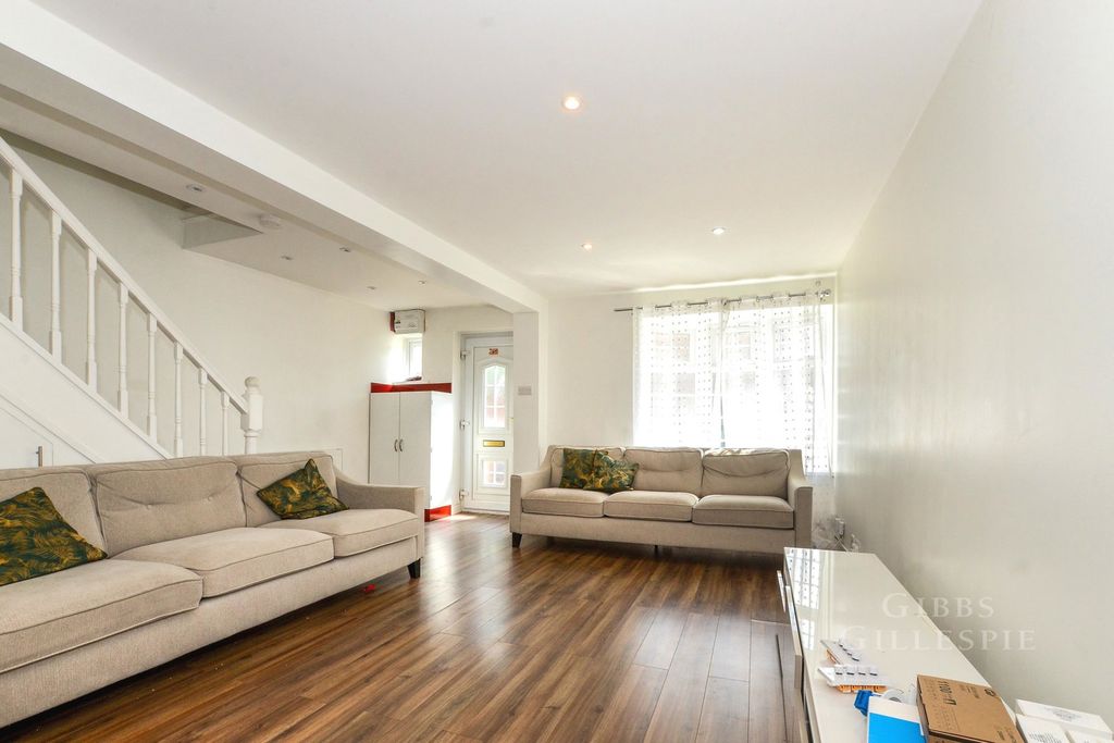 Property photo 2 of 16 Pbox-Img.Jpg