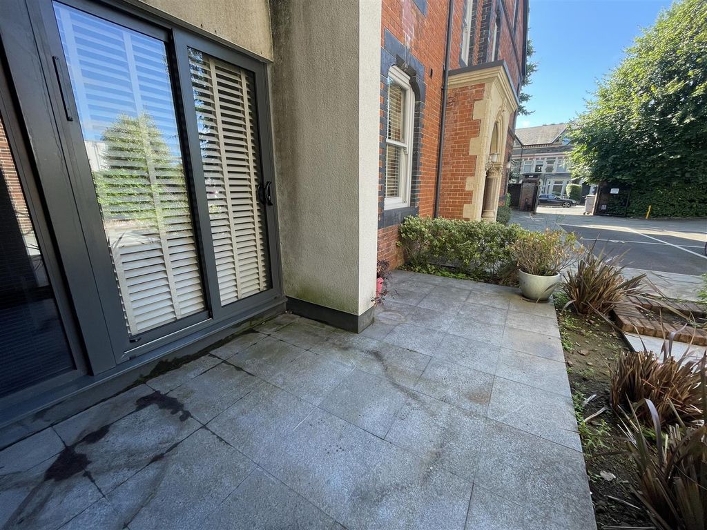 Property photo 2 of 13