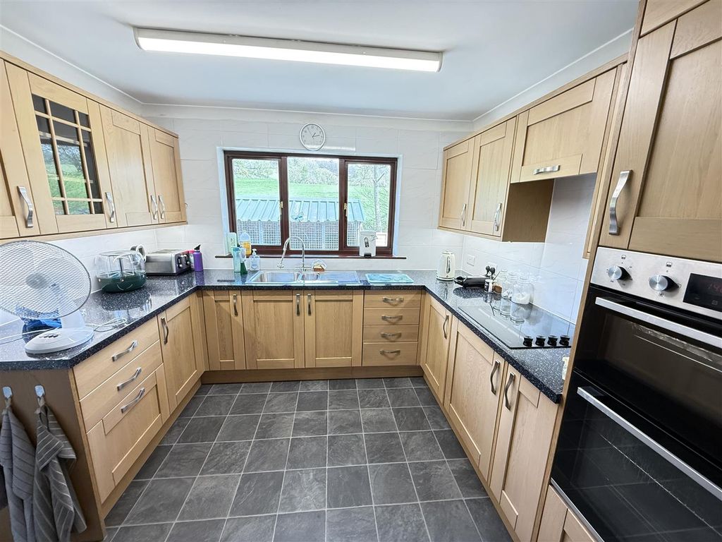 Property photo 2 of 24 Kitchen/Dining Room