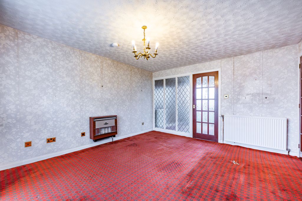 Property photo 2 of 27