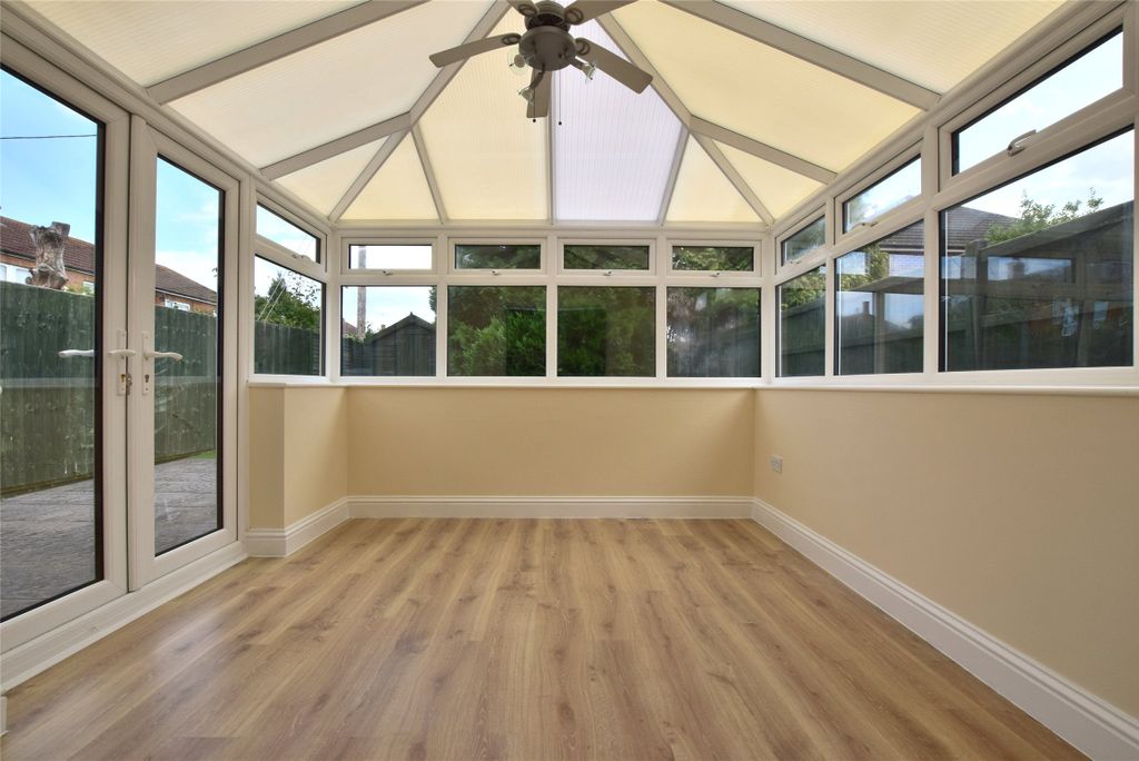 Property photo 2 of 18 Conservatory
