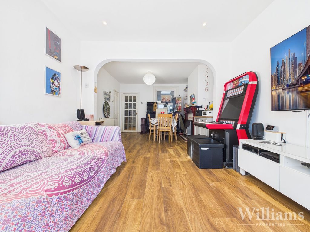 Property photo 2 of 12