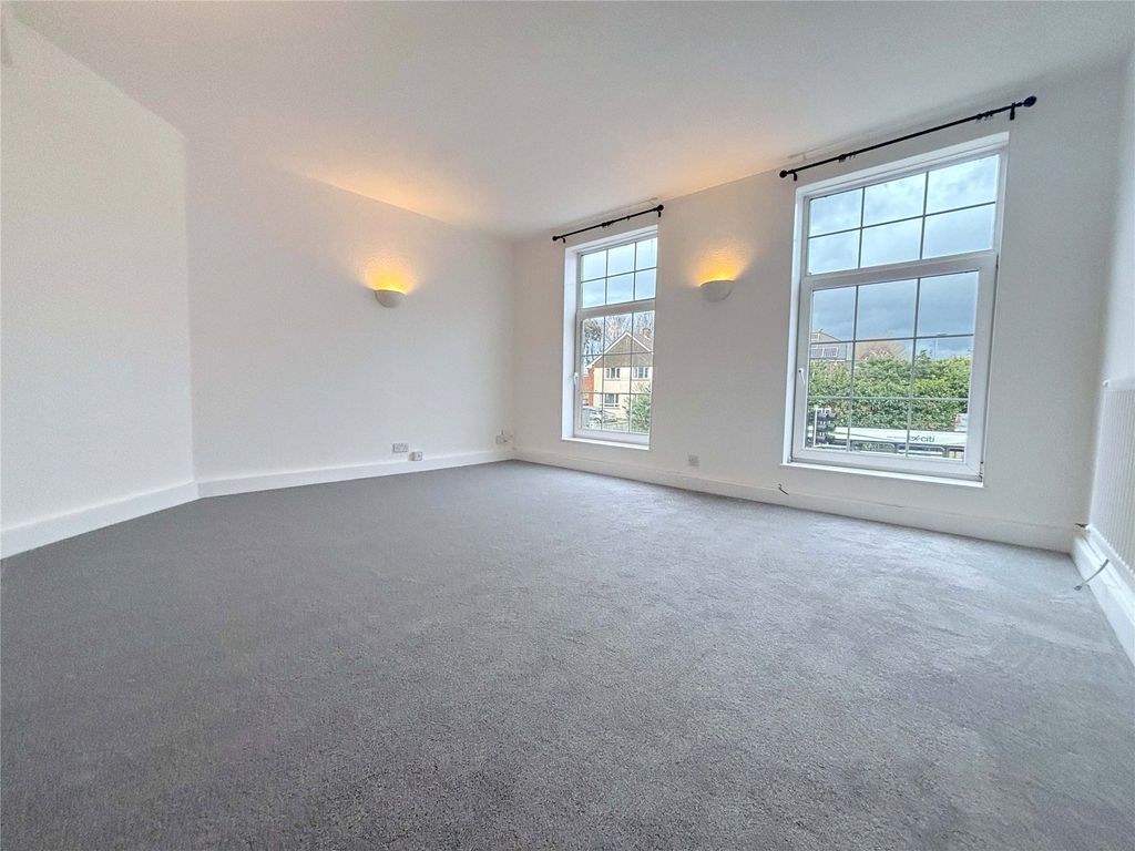 Property photo 3 of 7 Living Room