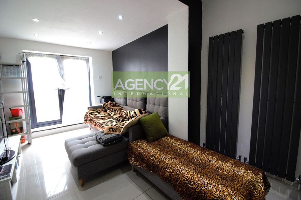 Property photo 3 of 13 Photo 25