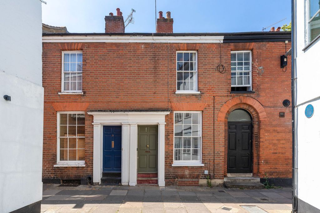 Property photo 1 of 18