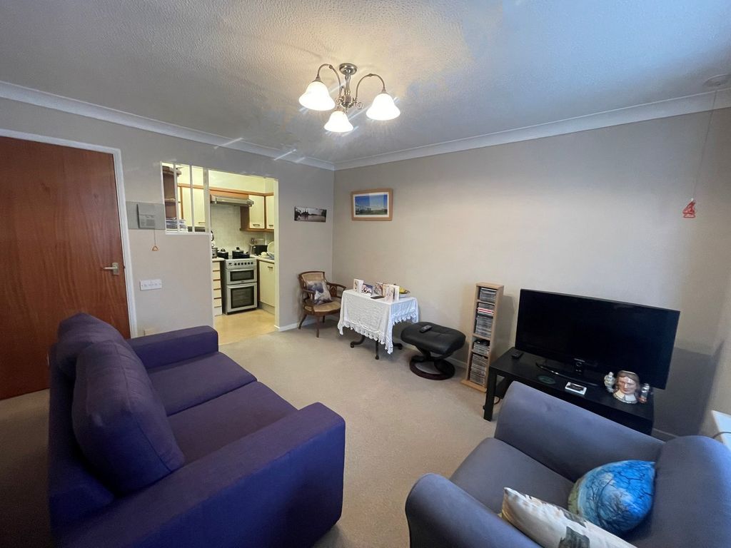 Property photo 3 of 11