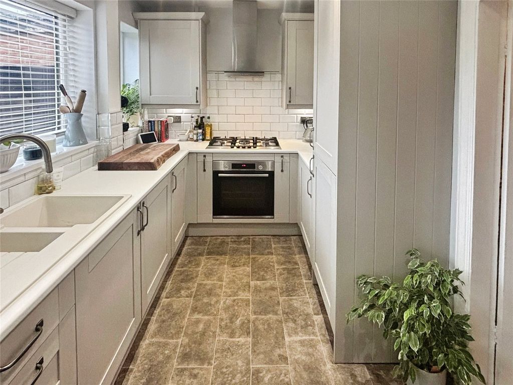 Property photo 3 of 16 Kitchen