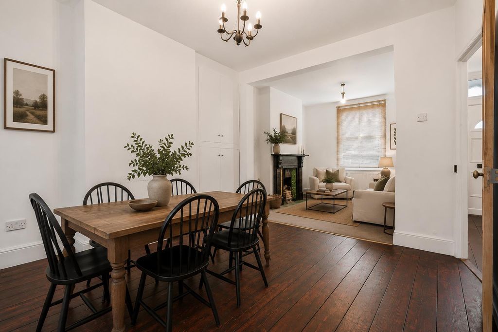 Property photo 2 of 9 Dining Space/Lounge