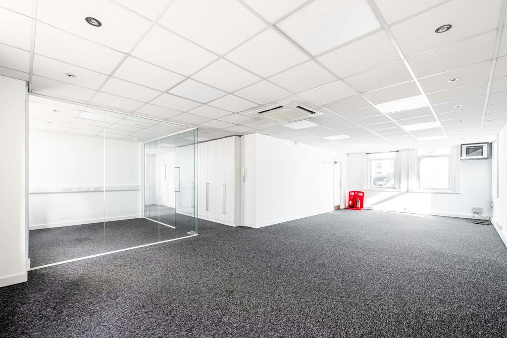 Property photo 2 of 9 Bishopsgate 232 3F - Low Res 9.Jpg