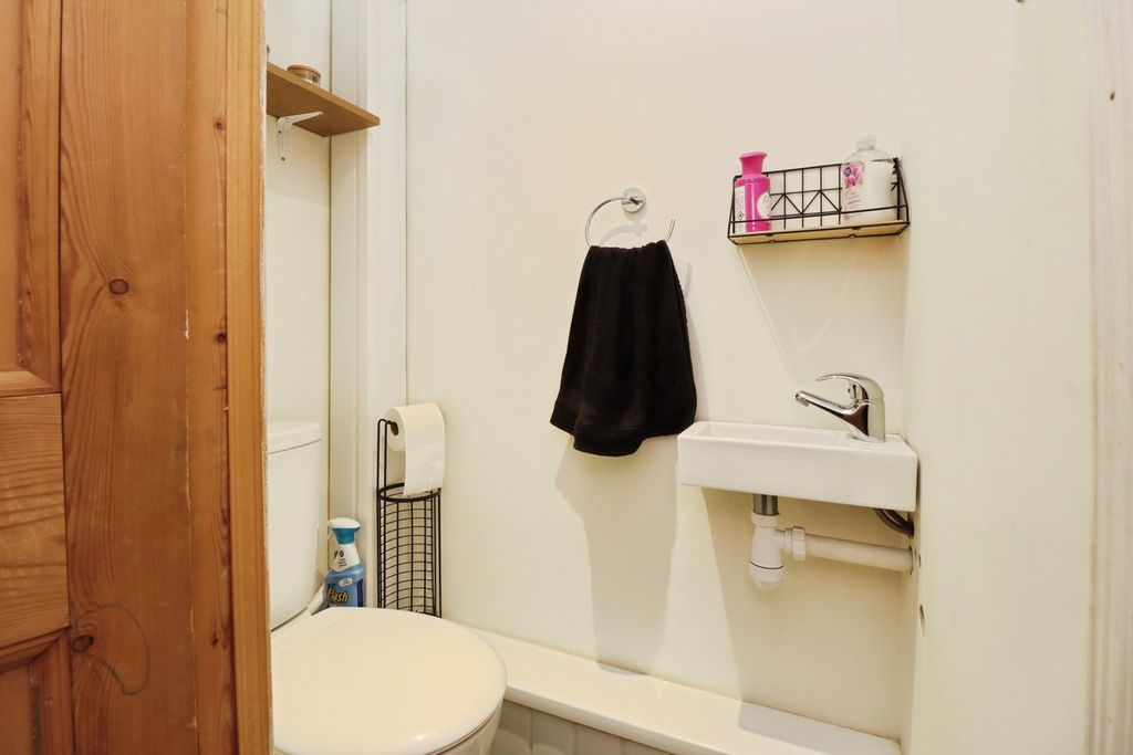 Additional image 10 of 4 bed semi-detached house for saleKingsley Avenue, Kettering NN16