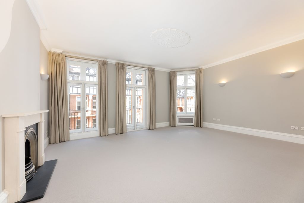 Property photo 1 of 8 Herbert Crescent ...