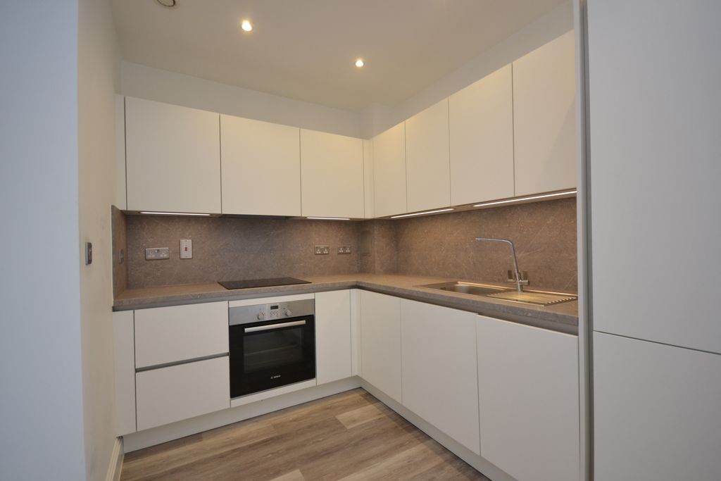 Property photo 3 of 7 Kitchen