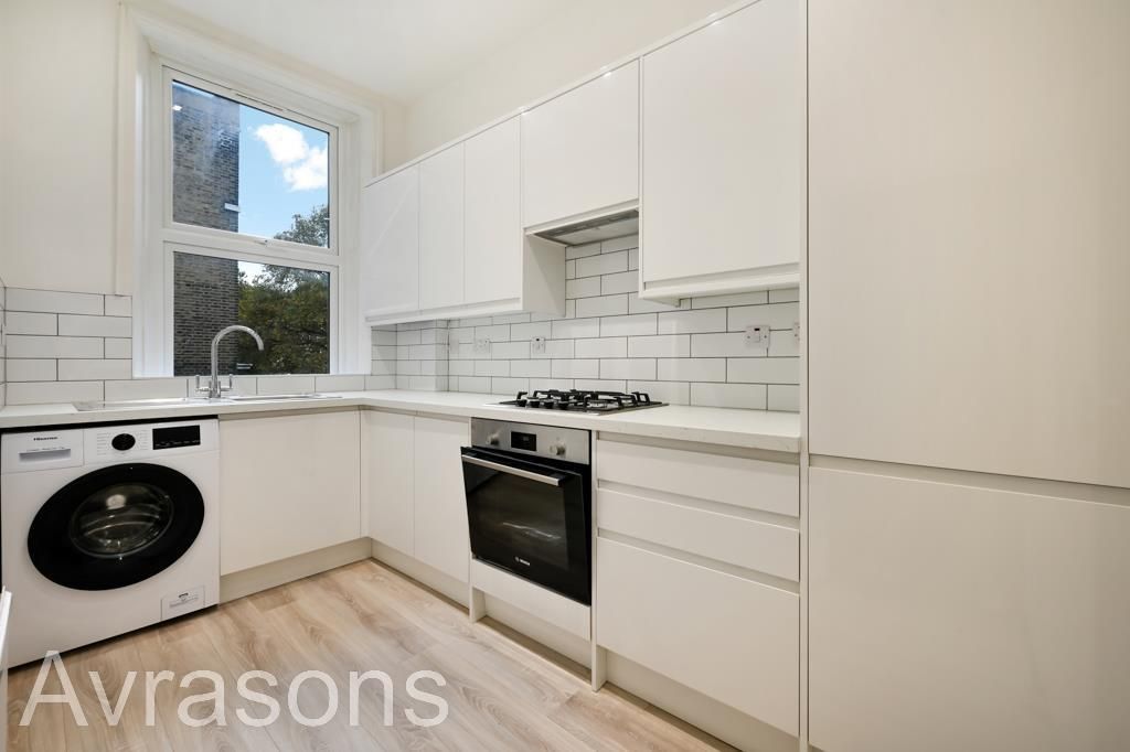 Property photo 3 of 10 Kitchen