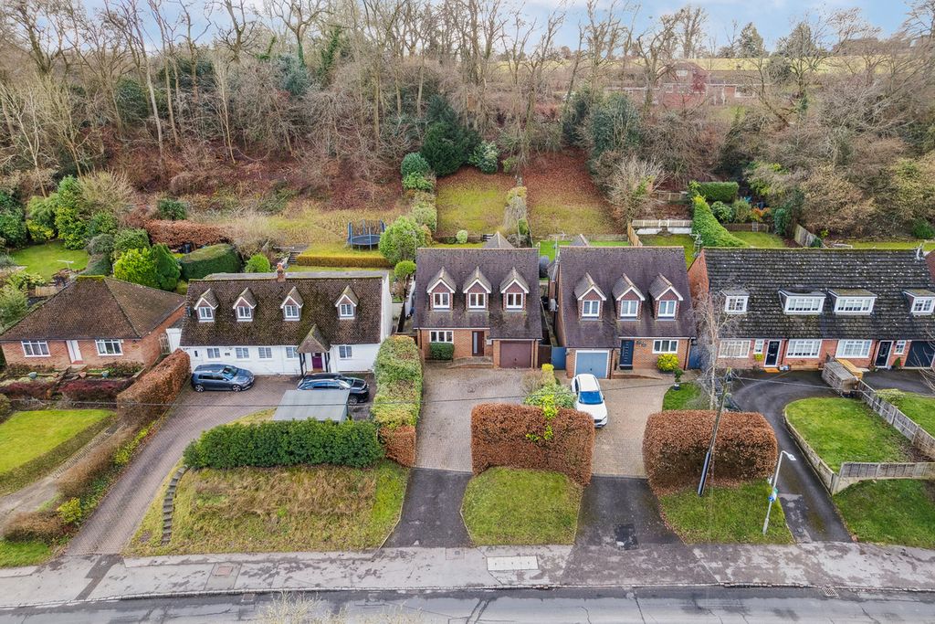 Property photo 2 of 20