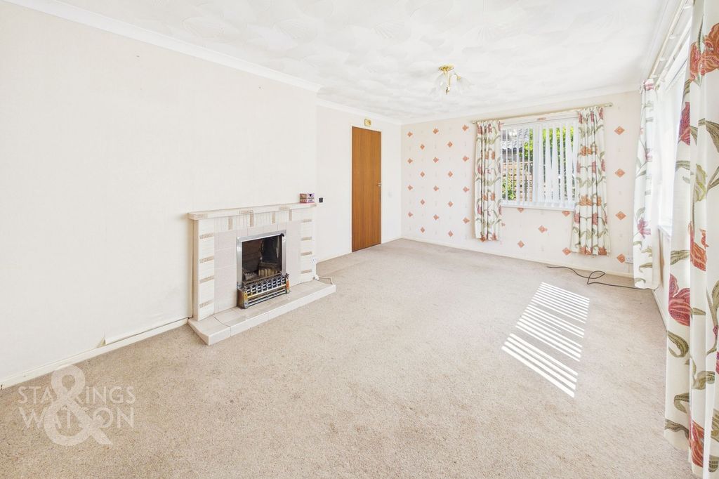 Property photo 2 of 23