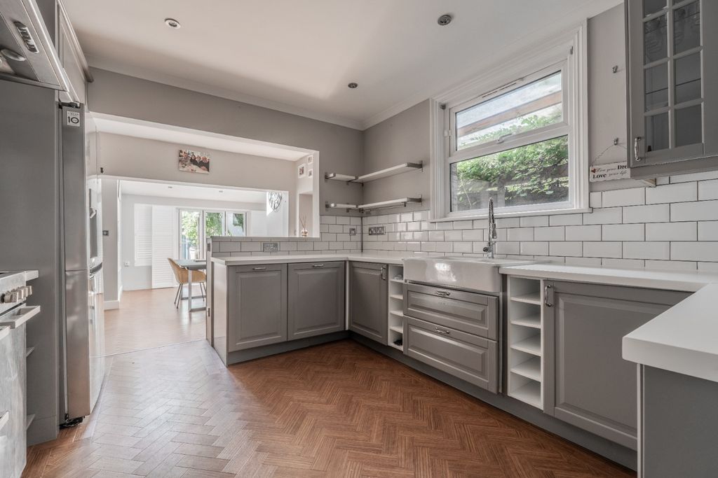 Property photo 2 of 42 5220612
