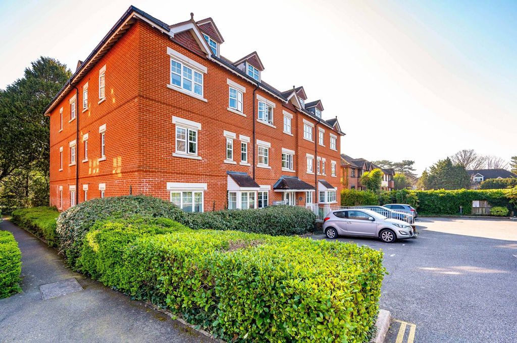 Property photo 2 of 16