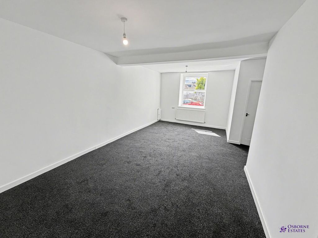 Property photo 2 of 18 Living Room
