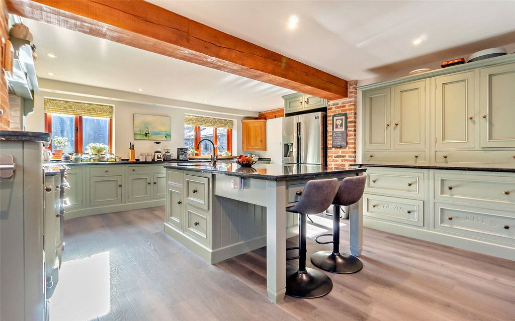 Property photo 2 of 27 Kitchen