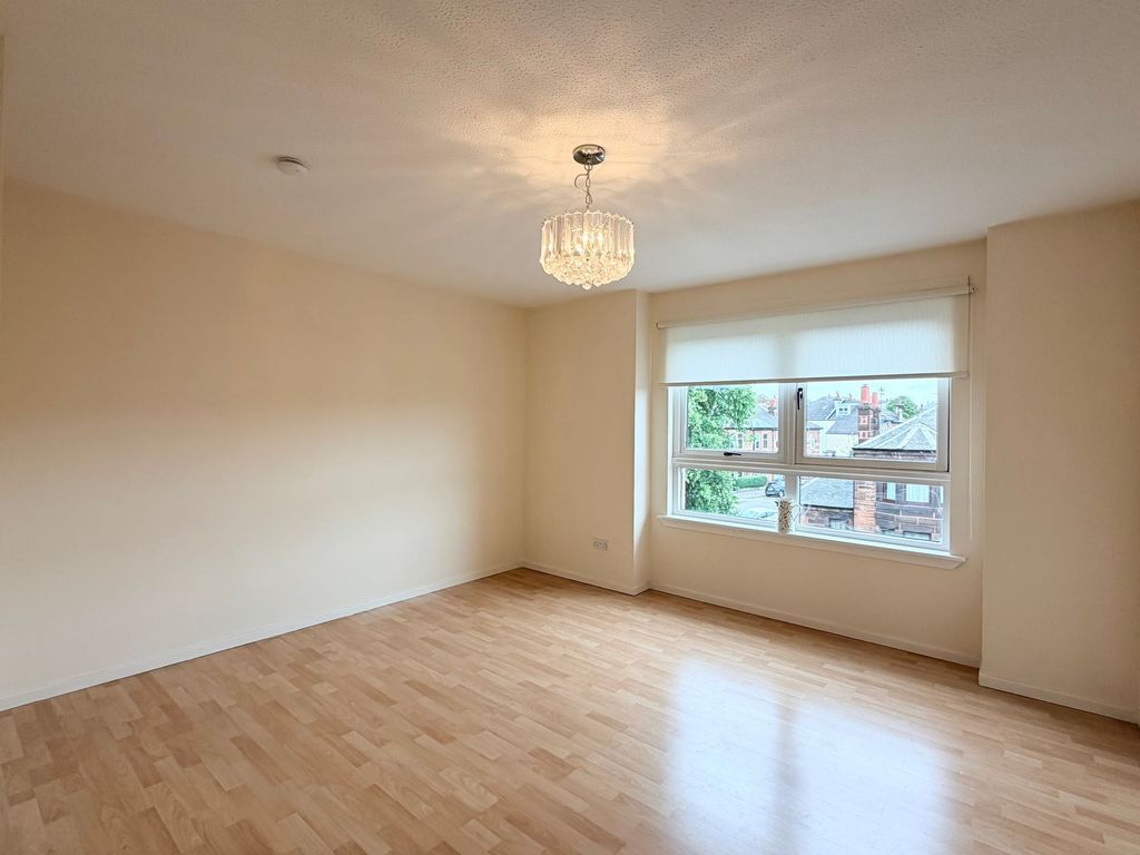 Property photo 3 of 13 Living Room