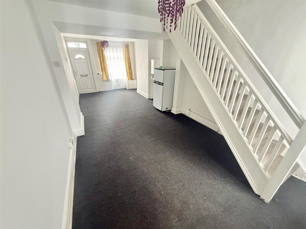 Property photo 2 of 7 Open Plan Living Area