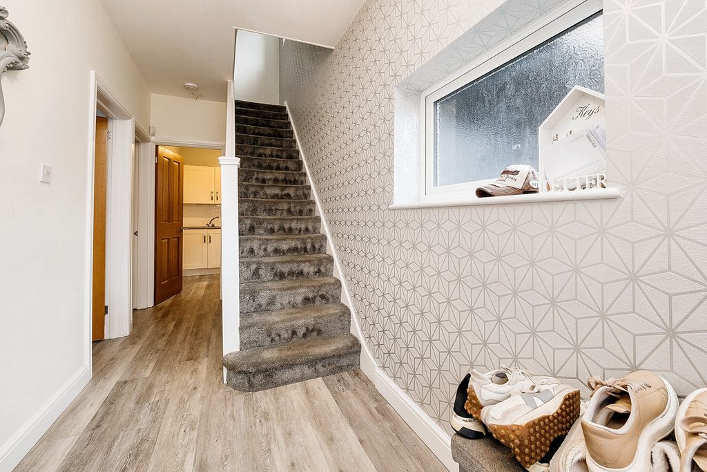 Property photo 3 of 29