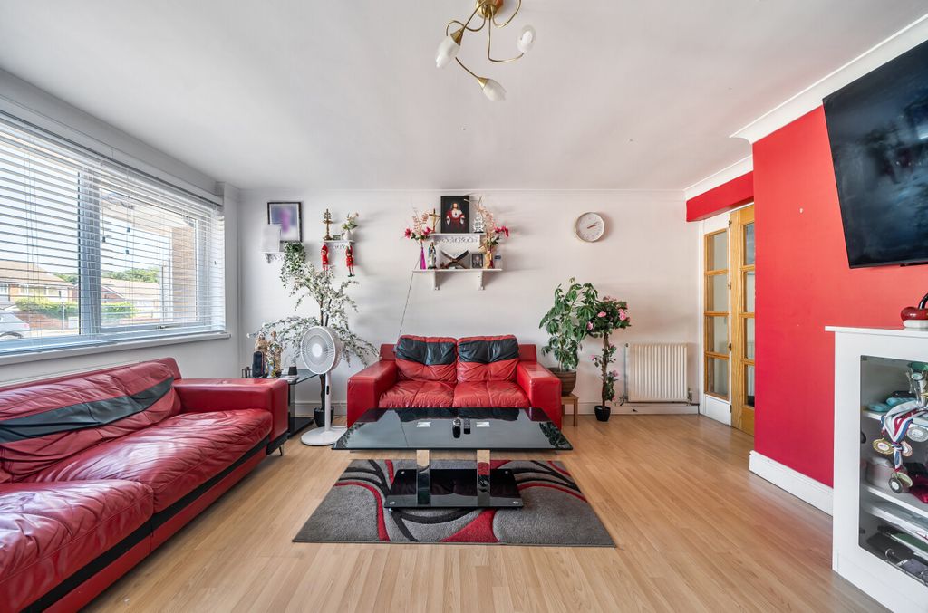 Property photo 2 of 12 1492936-5-6A57c2B...