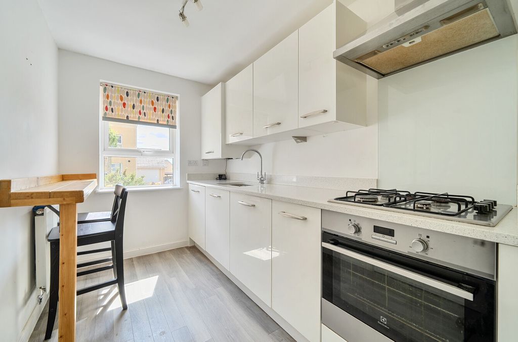 Property photo 3 of 13 Kitchen/Dining Bar
