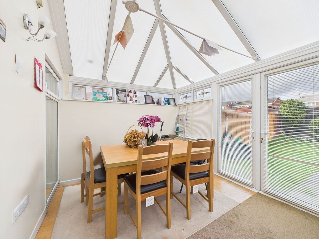 Property photo 3 of 12 Conservatory