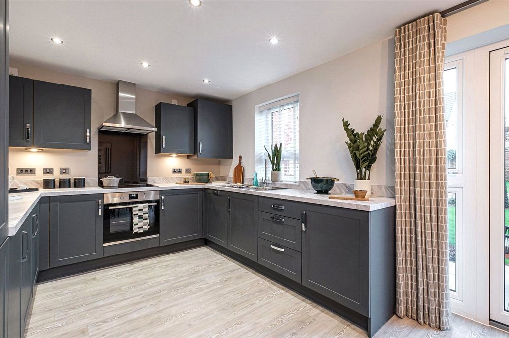 Property photo 3 of 10 Kingsley Show Home