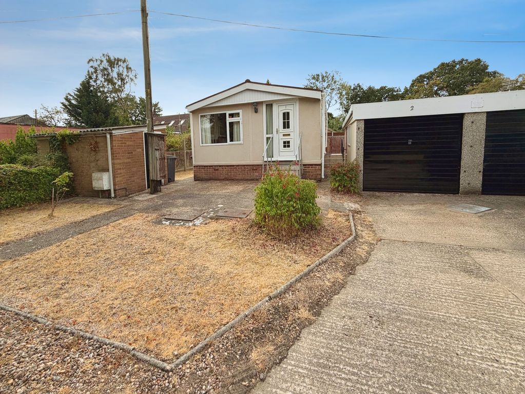 Property photo 1 of 11 Outside