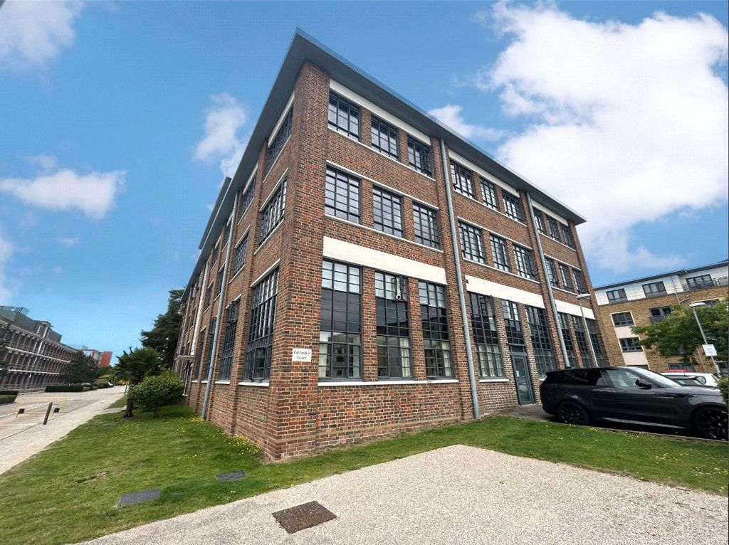 Property photo 1 of 3 Picture No. 17