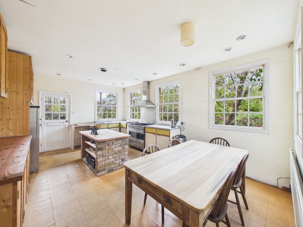 Property photo 3 of 15 Kitchen