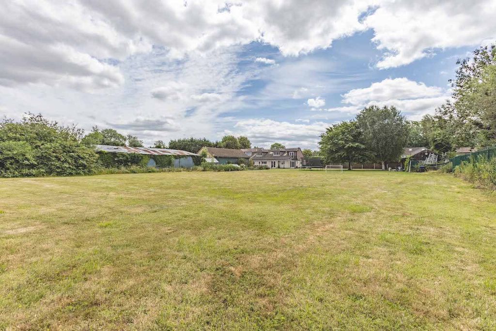 Property photo 1 of 24