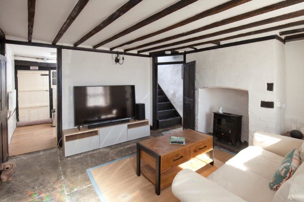 Property photo 2 of 6 Lounge To Kitchen