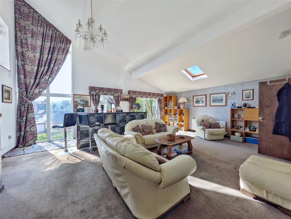 Property photo 2 of 24