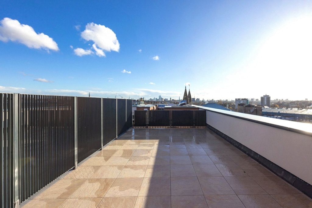 Property photo 2 of 25 Picture No. 02