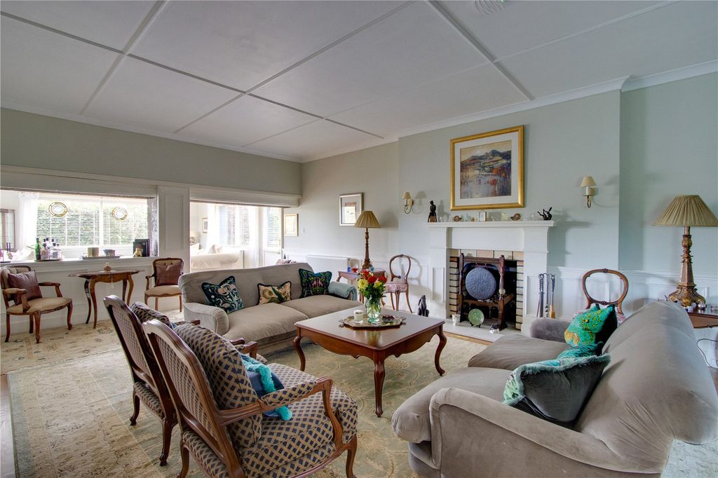 Property photo 2 of 30 Sitting Room