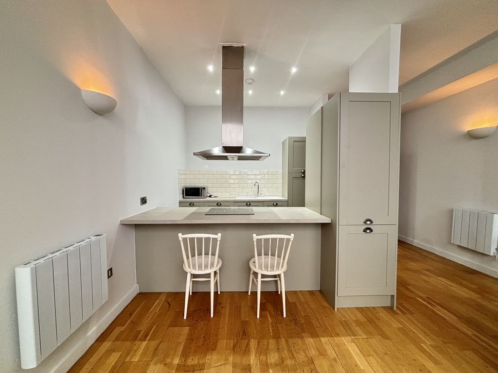 Property photo 1 of 12 Image00007