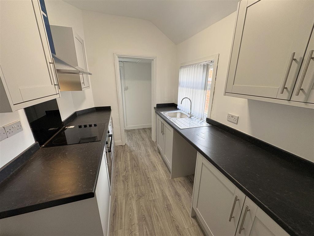 Property photo 2 of 13 Kitchen