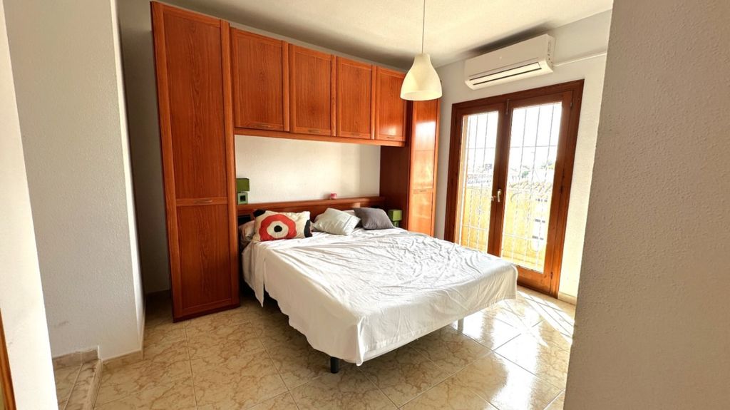 Property photo 3 of 43