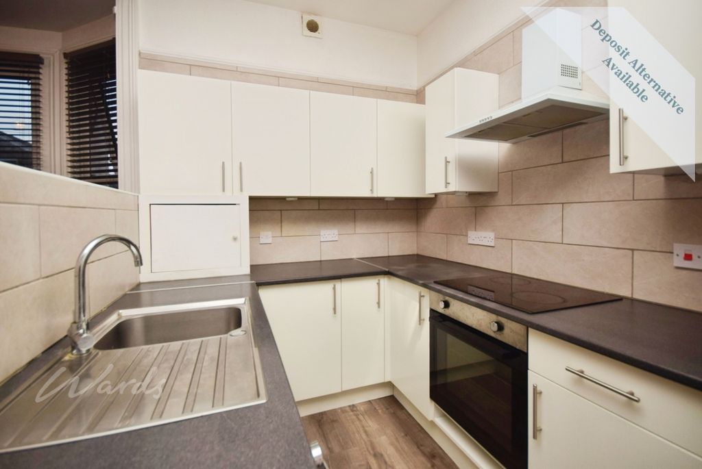 Property photo 3 of 10 Kitchen