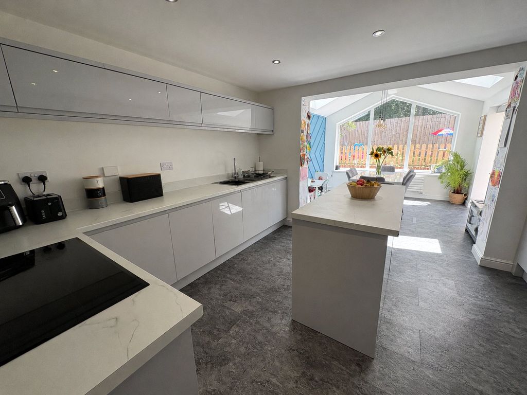 Property photo 3 of 24 Picture No. 37
