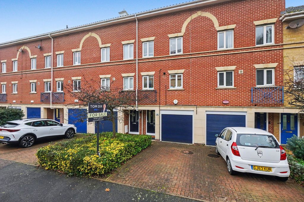 Property photo 1 of 49