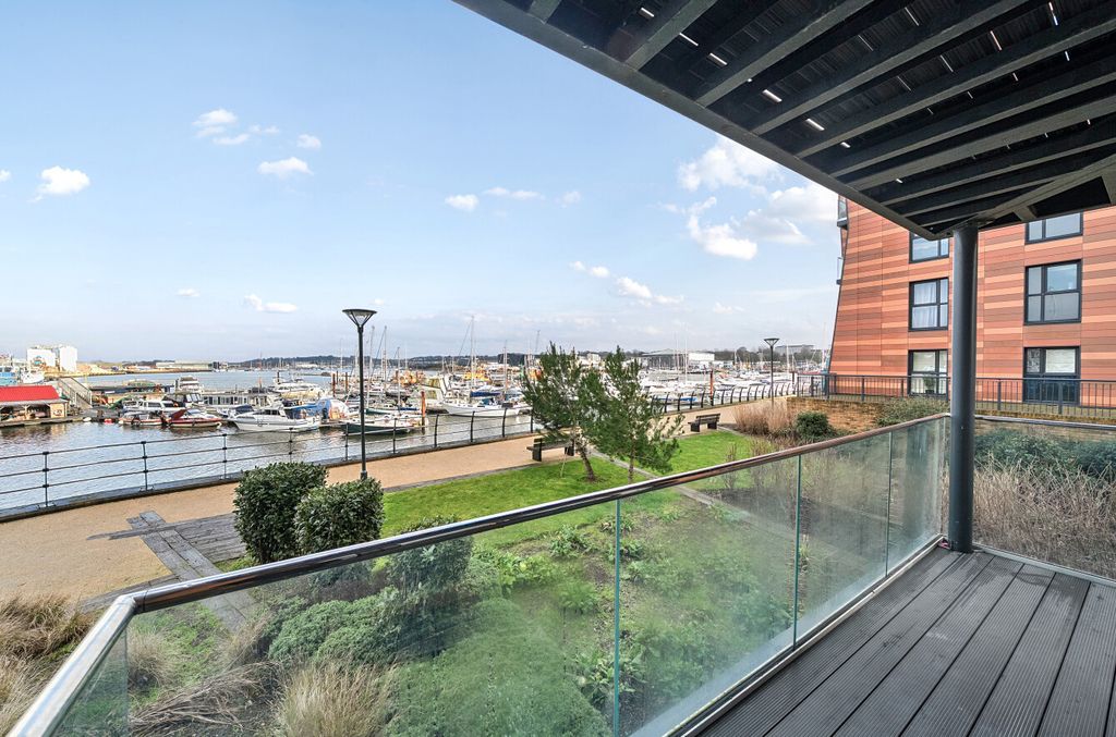 Property photo 1 of 10 1402203-17-697B4A...