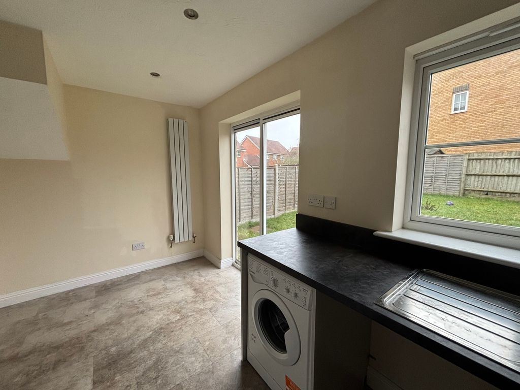 Property photo 3 of 10 Dining Room