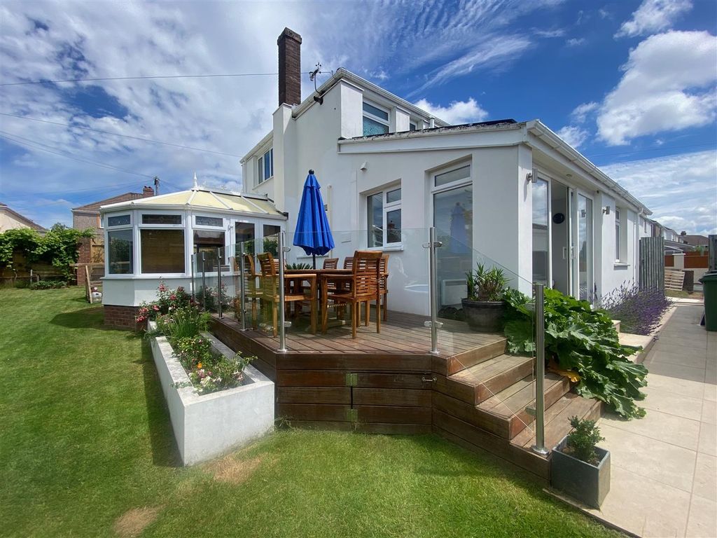 Property photo 3 of 41 St Margarets Road