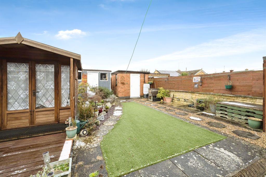 Property photo 2 of 17